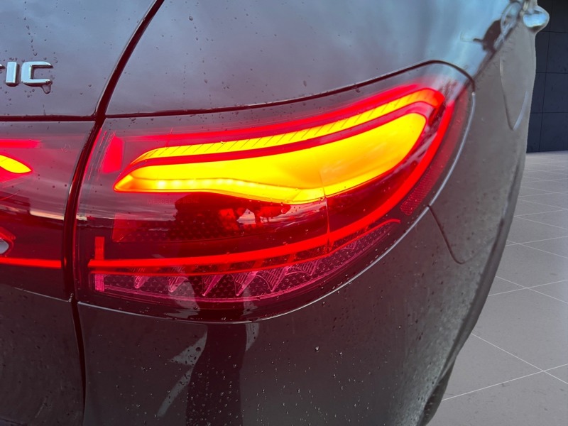 Image Mercedes-Benz GLC SUV GLC 300 de Hybrid EQ 4MATIC AMG Line +  GLC 300 de Hybrid EQ 4MATIC AMG Line +