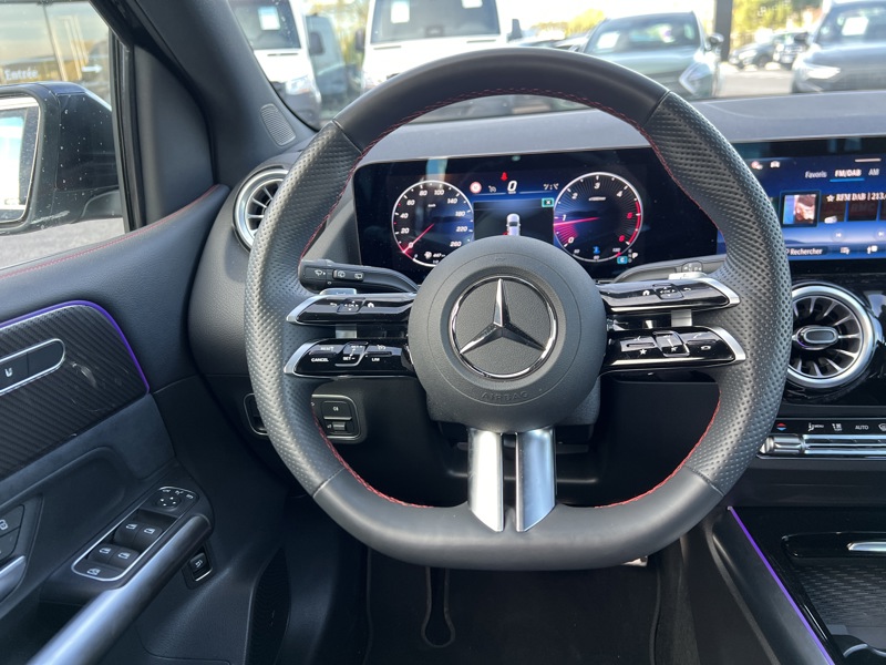 Image Mercedes-Benz CLASSE B 200 d AMG Line  Classe B 200 d AMG Line