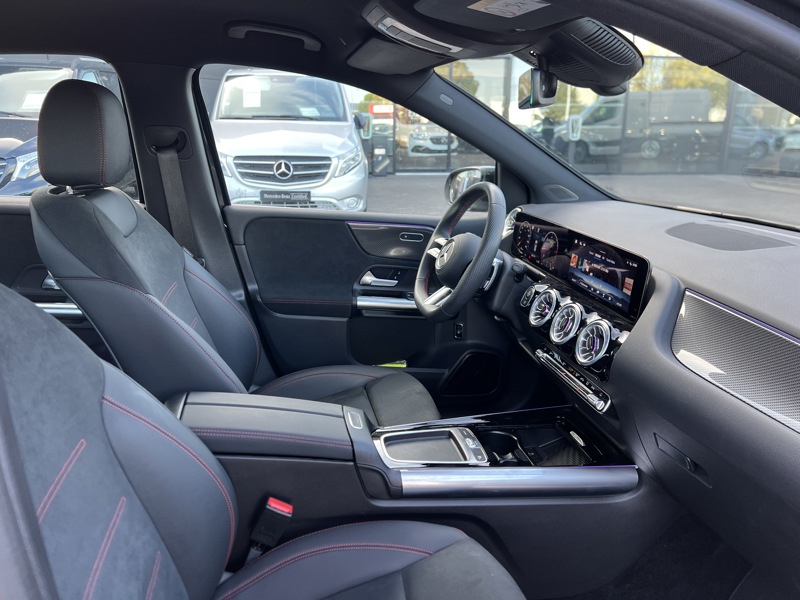 Image Mercedes-Benz CLASSE B 200 d AMG Line  Classe B 200 d AMG Line