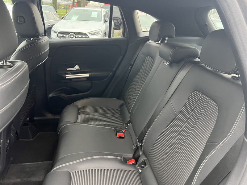 Image Mercedes-Benz GLA 200 d Progressive Line  GLA 200 CDI SENSATION 7G-DCT