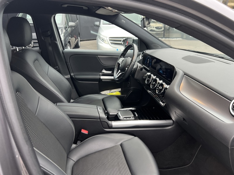 Image Mercedes-Benz GLA 200 d Progressive Line  GLA 200 CDI SENSATION 7G-DCT