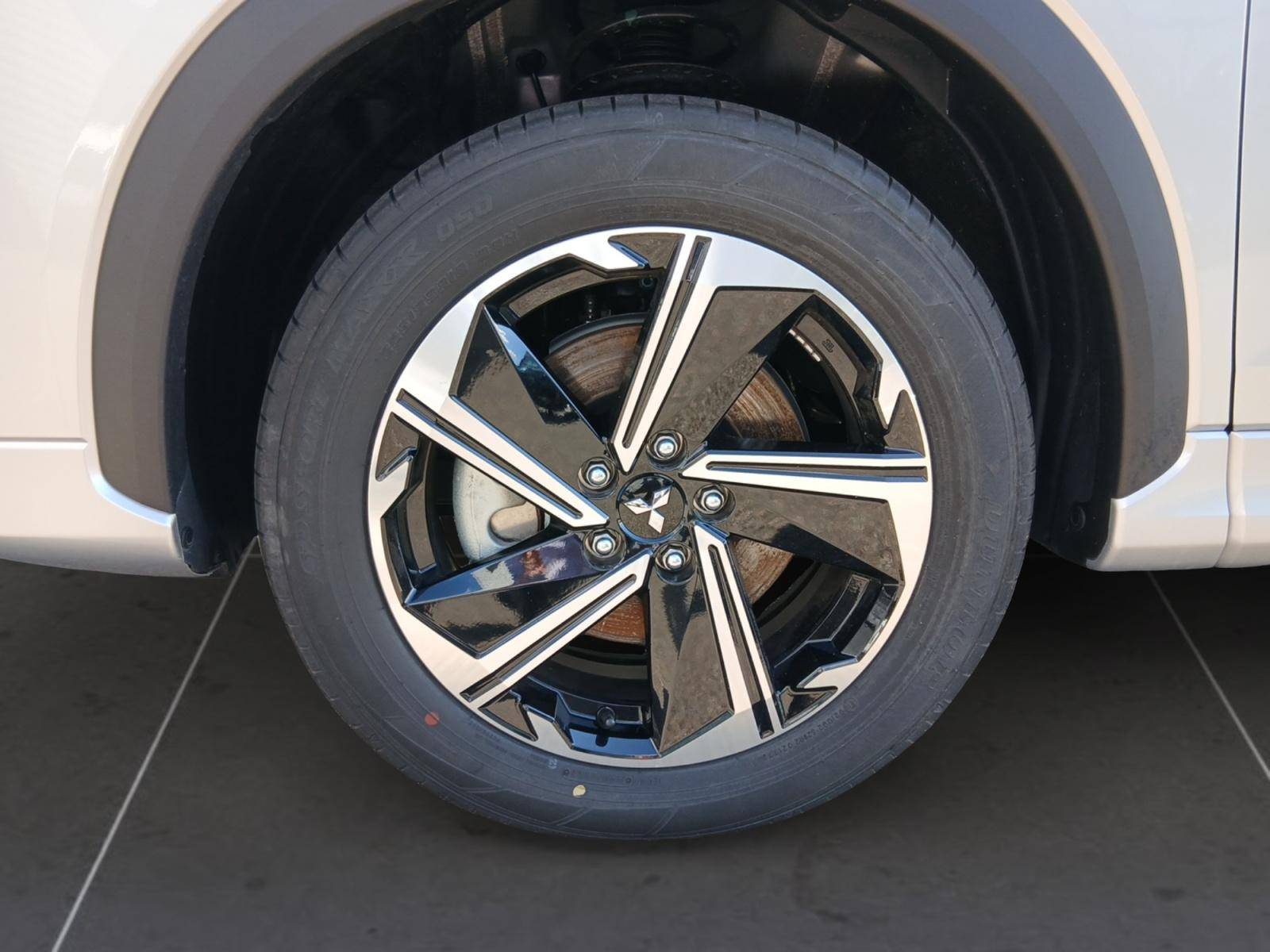 Image Mitsubishi ECLIPSE CROSS 2.4 Twin Motor 4WD Intense  ECLIPSE CROSS PHEV INTENSE MY23