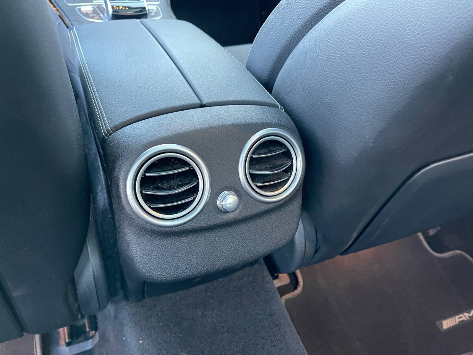 Image Mercedes-Benz CLASSE C BERLINE Classe C 300 de Berline AMG Line  C300 DE 9G-TRONIC AMG LINE