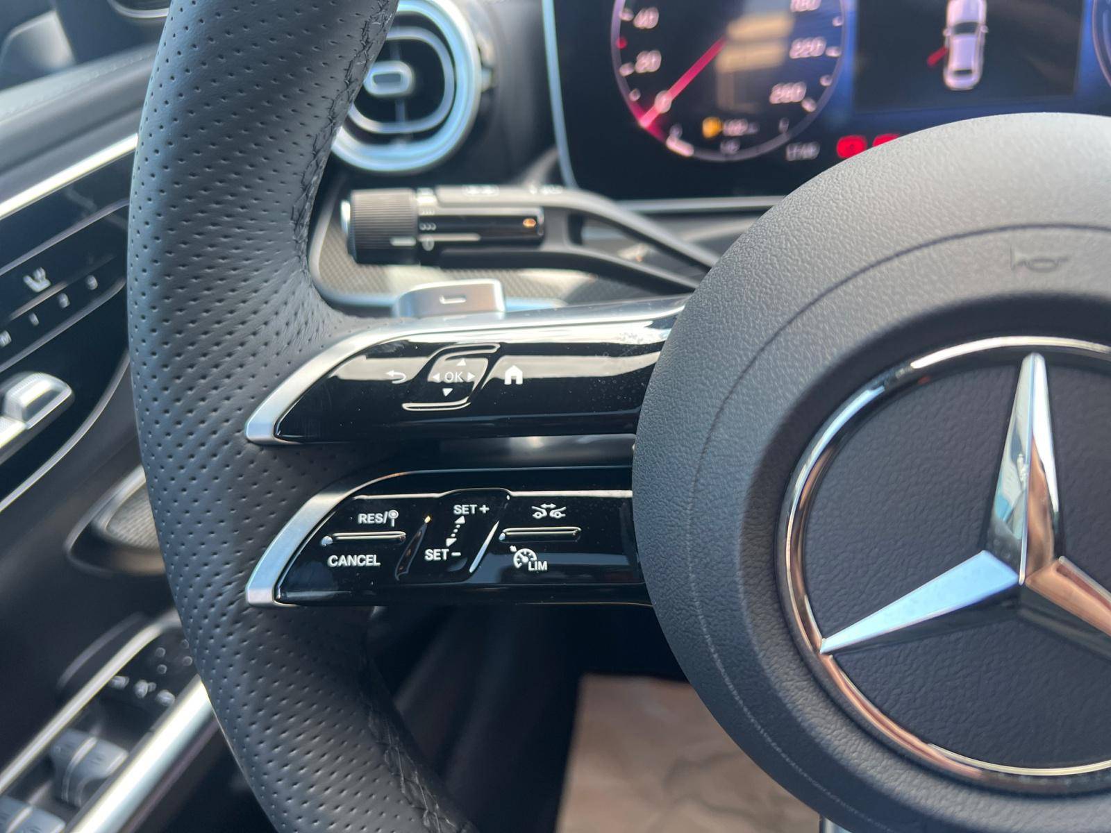 Image Mercedes-Benz CLASSE C BERLINE Classe C 300 de Hybrid EQ Berline AMG Line  Classe C 300 d e Hybrid EQ Berline AMG Line