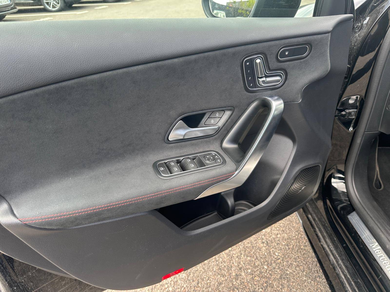 Image Mercedes-Benz CLASSE A 200 d AMG Line  Classe A 200 d AMG Line