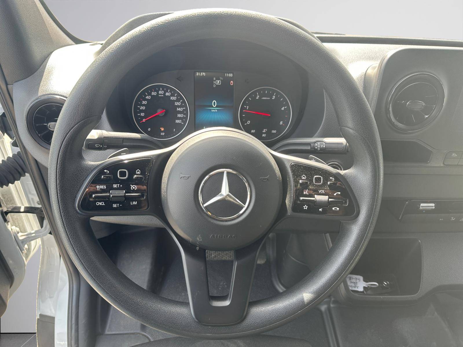 Image Mercedes-Benz SPRINTER 315 CDI Fourgon Toit sureleve Long  SPRINTER FGN 315 CDI 43 3.5T RWD FIRST