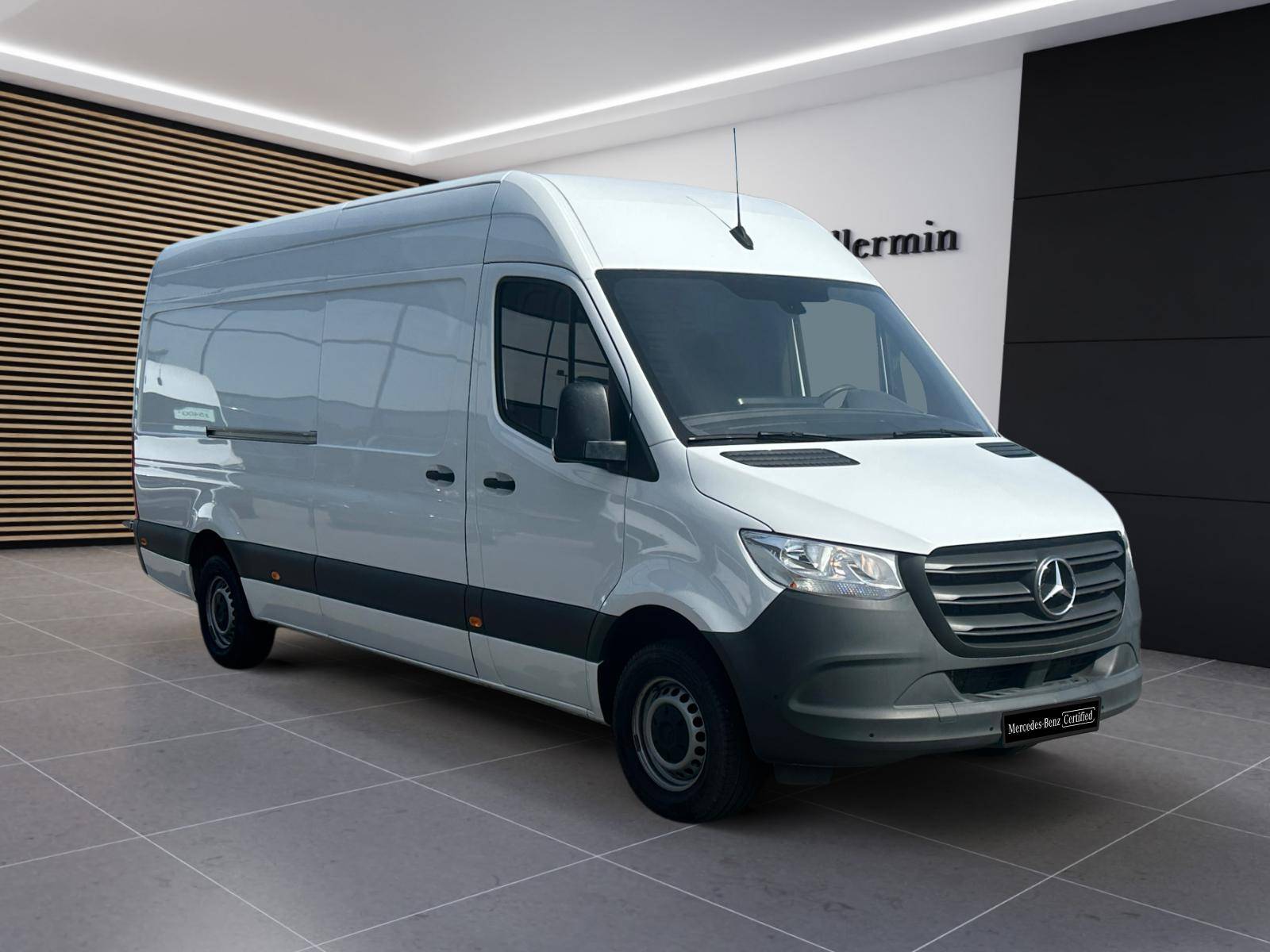 Image Mercedes-Benz SPRINTER 315 CDI Fourgon Toit sureleve Long  SPRINTER FGN 315 CDI 43 3.5T RWD FIRST