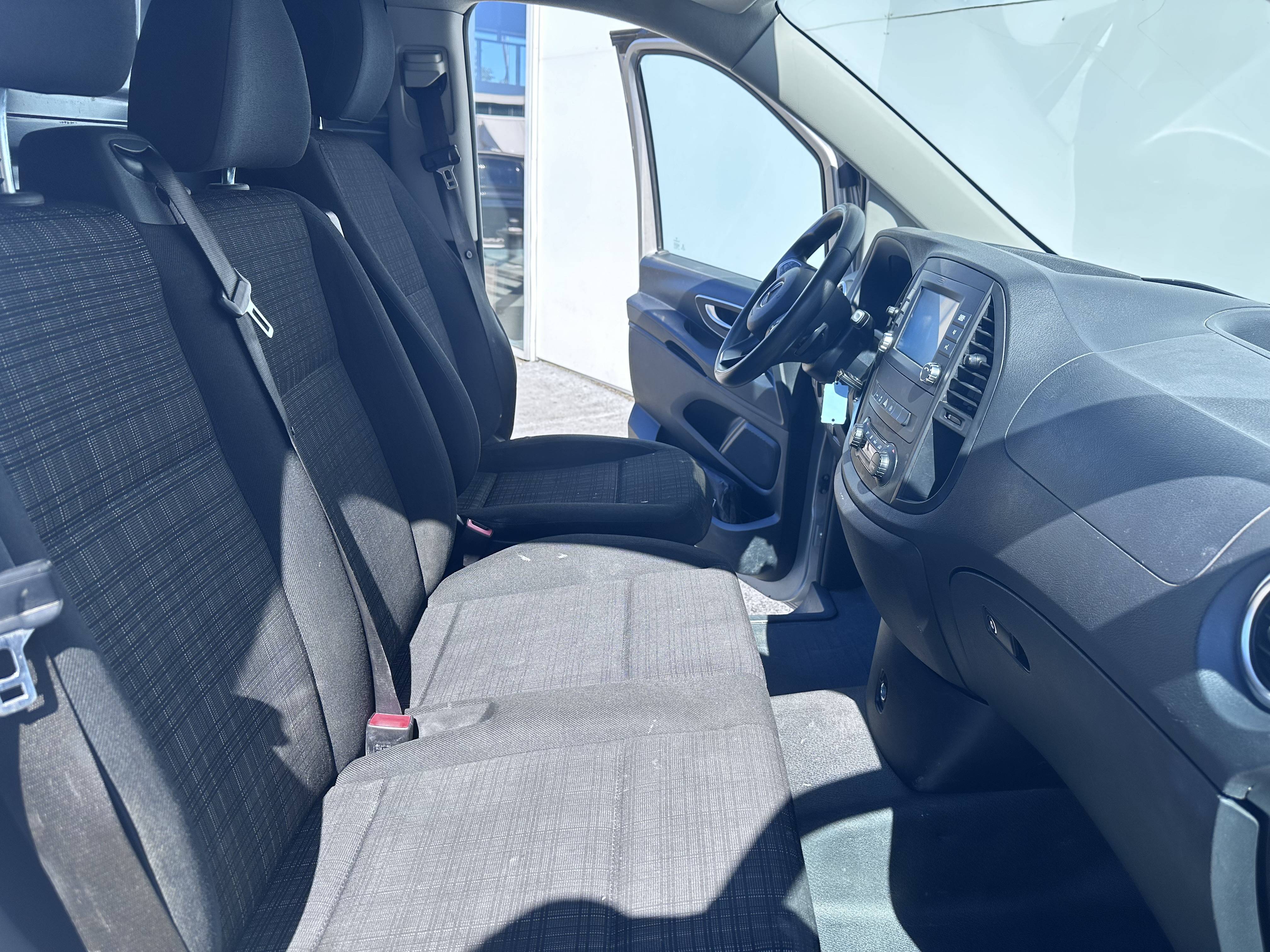 Image Mercedes-Benz VITO 119 CDI Fourgon Long  VITO FOURGON 119 CDI LONG BVA RWD PRO