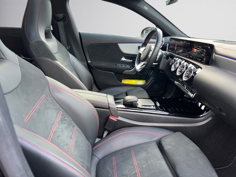 Image Mercedes-Benz CLA SHOOTING BRAKE CLA 220 d Shooting Brake AMG Line  CLA Shooting Brake 220 d 8G-DCT AMG Line