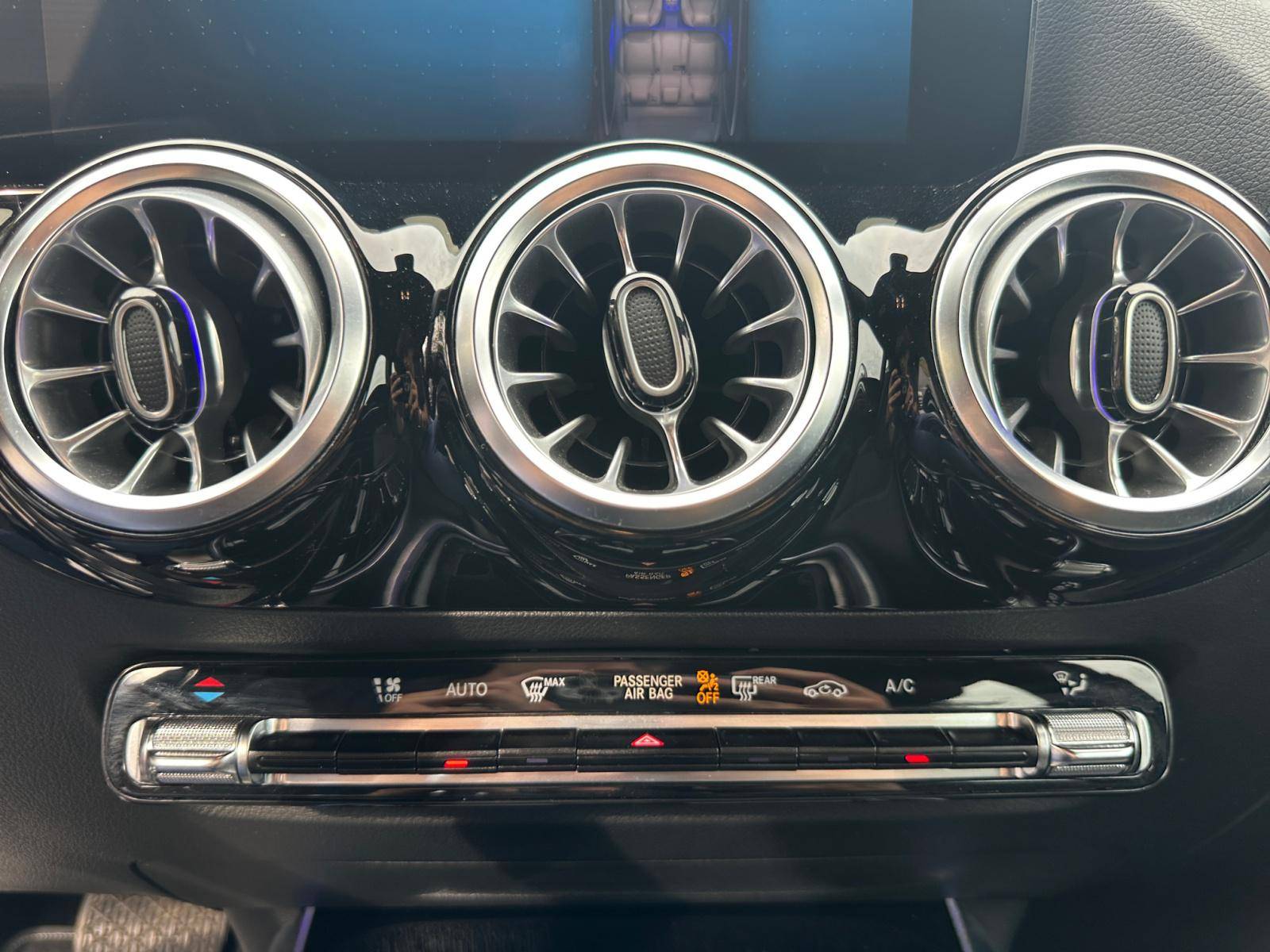 Image Mercedes-Benz CLASSE B 180 Progressive Line Edition  Classe B 180 7G-DCT Progressive Line Edition