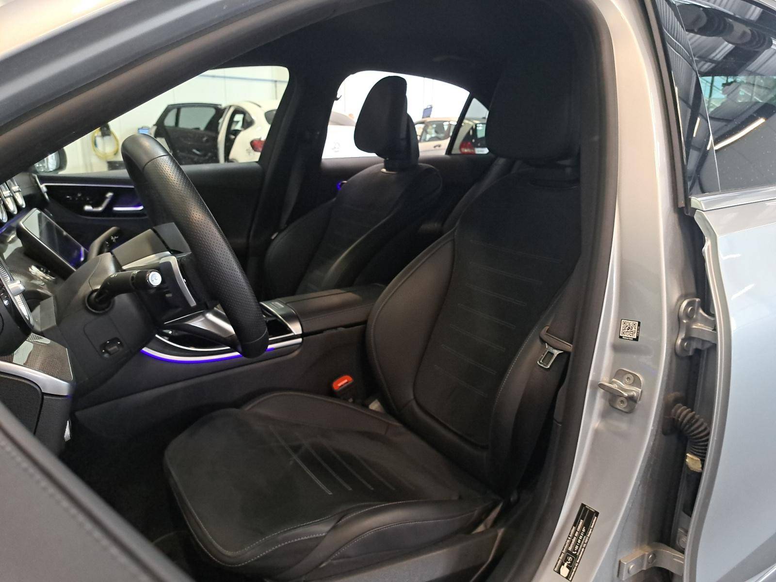 Image Mercedes-Benz CLASSE C BERLINE Classe C 300 e Hybrid EQ Berline AMG Line  Classe C 300 d e Hybrid EQ Berline AMG Line