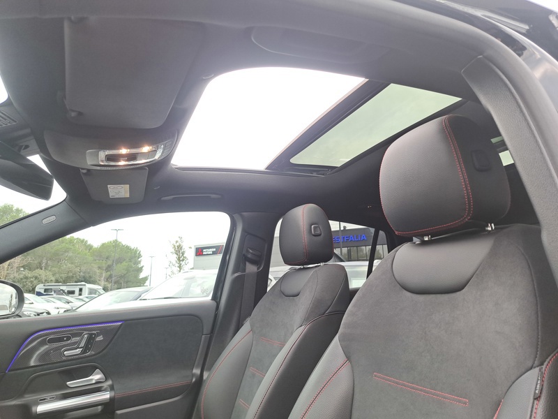 Image Mercedes-Benz GLA 200 AMG Line  