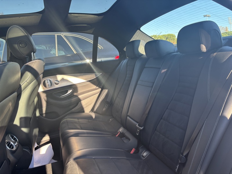 Image Mercedes-Benz CLASSE E BERLINE E 220 d Berline Sportline  Classe E 220 d 9G-Tronic Fascination