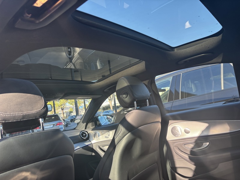 Image Mercedes-Benz CLASSE E BERLINE E 220 d Berline Sportline  Classe E 220 d 9G-Tronic Fascination