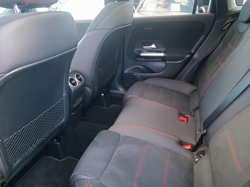 Image Mercedes-Benz GLA 200 d AMG Line  