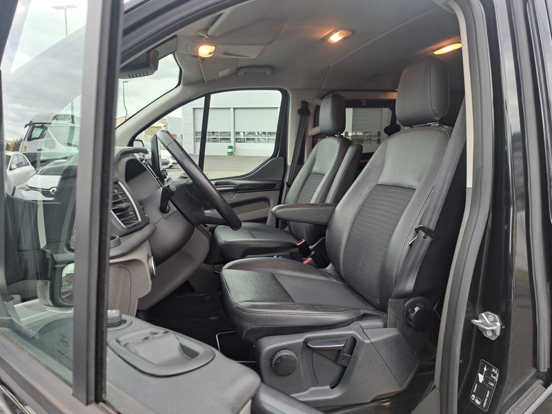 Image Ford TRANSIT/TOURNEO CUSTOM COMBI 320 L1 Tourneo Sport  2.0 185 ch BVA6