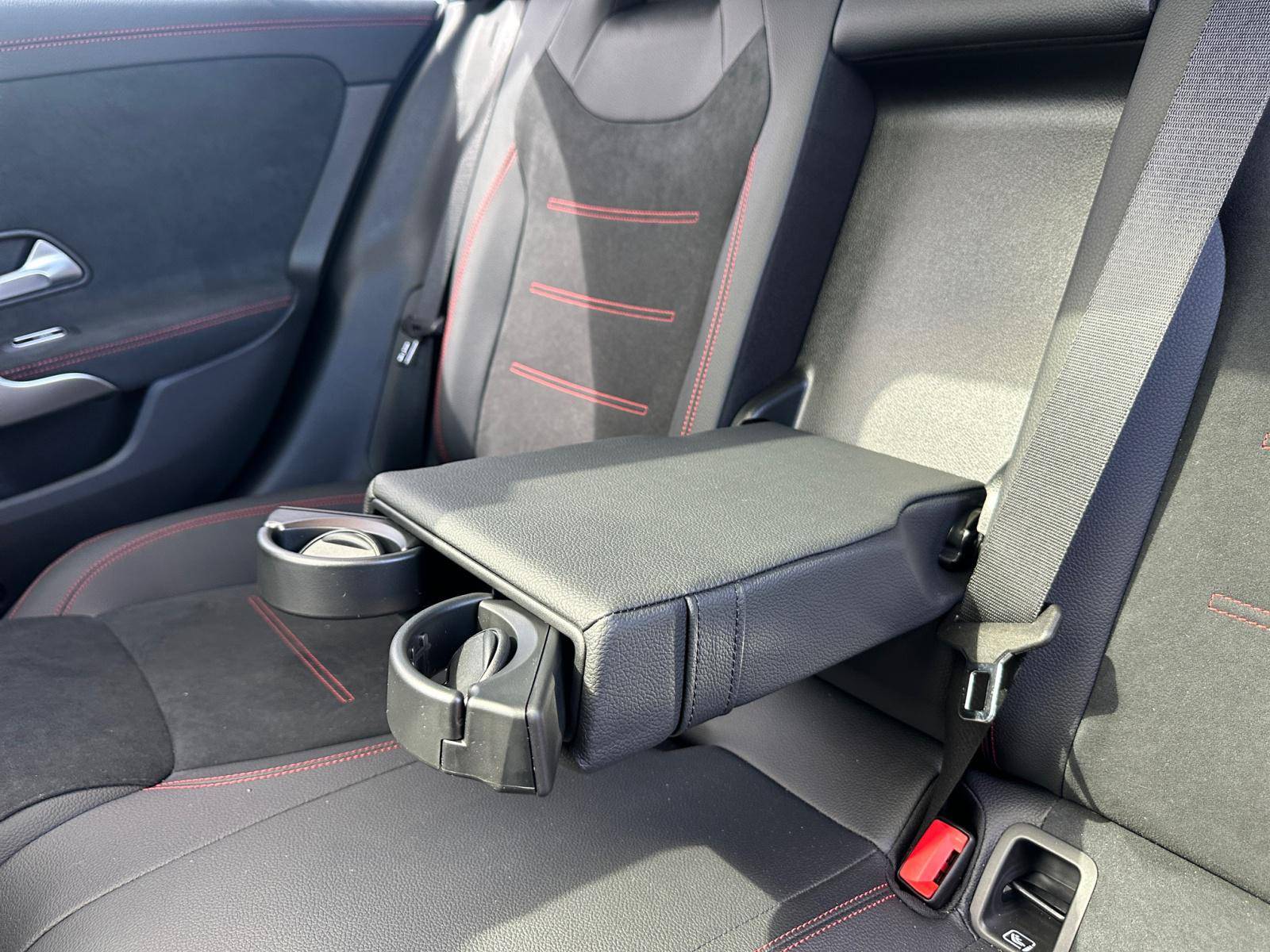 Image Mercedes-Benz CLA COUPÉ CLA 250 e Hybrid EQ Coupé AMG Line  CLA Coupé 250 e Hybrid EQ 8G-DCT AMG Line