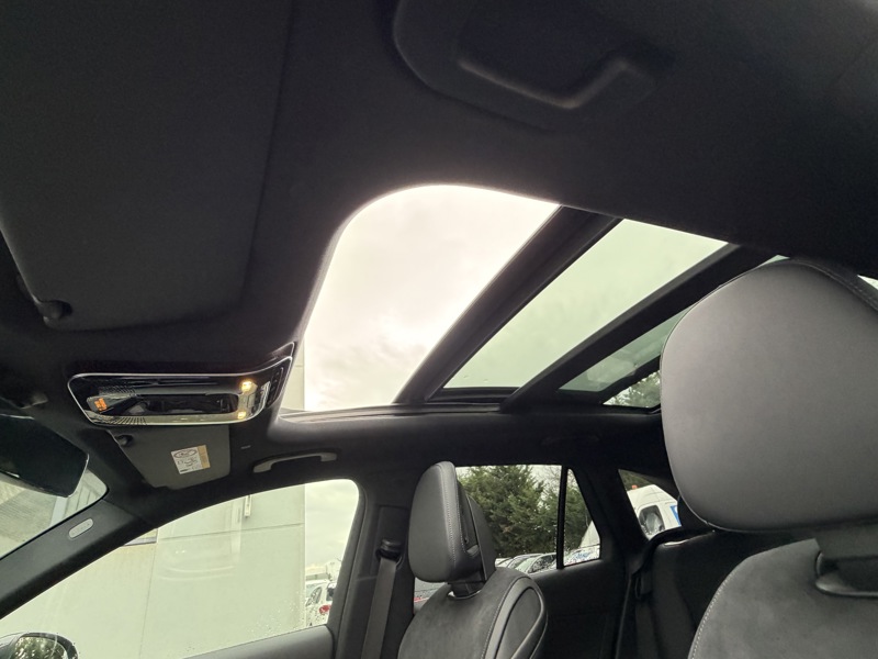 Image Mercedes-Benz GLC SUV GLC 220 d 4MATIC AMG Line  GLC 220 d 4MATIC AMG Line