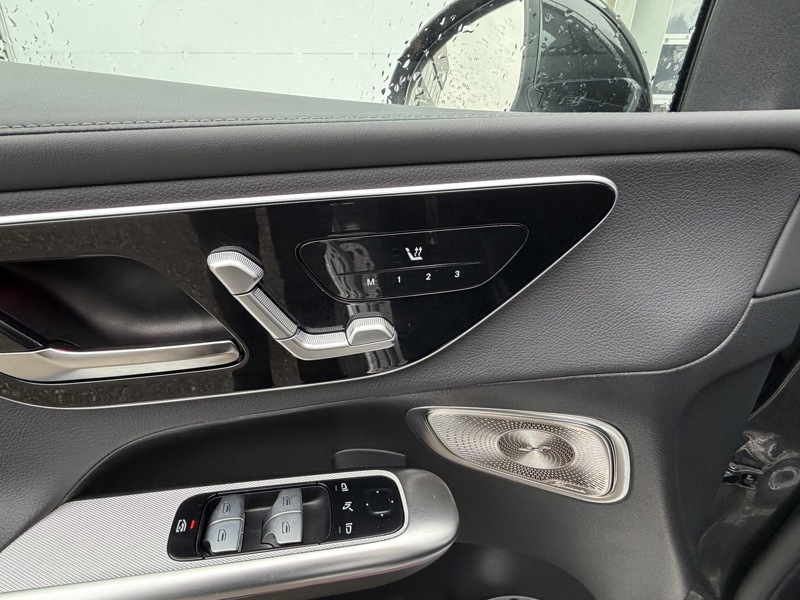 Image Mercedes-Benz GLC SUV GLC 220 d 4MATIC AMG Line  GLC 220 d 4MATIC AMG Line