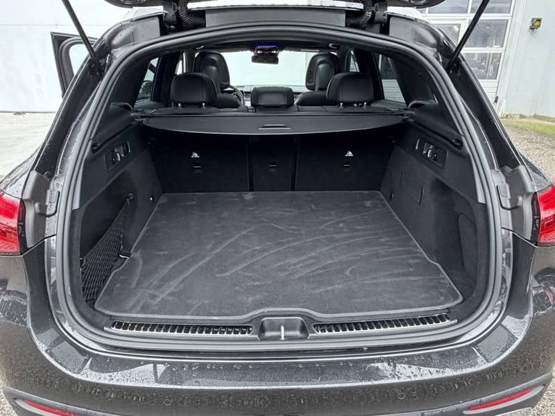 Image Mercedes-Benz GLC SUV GLC 220 d 4MATIC AMG Line  GLC 220 d 4MATIC AMG Line