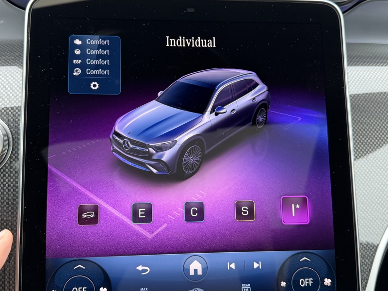 Image Mercedes-Benz GLC SUV GLC 220 d 4MATIC AMG Line  GLC 220 d 4MATIC AMG Line