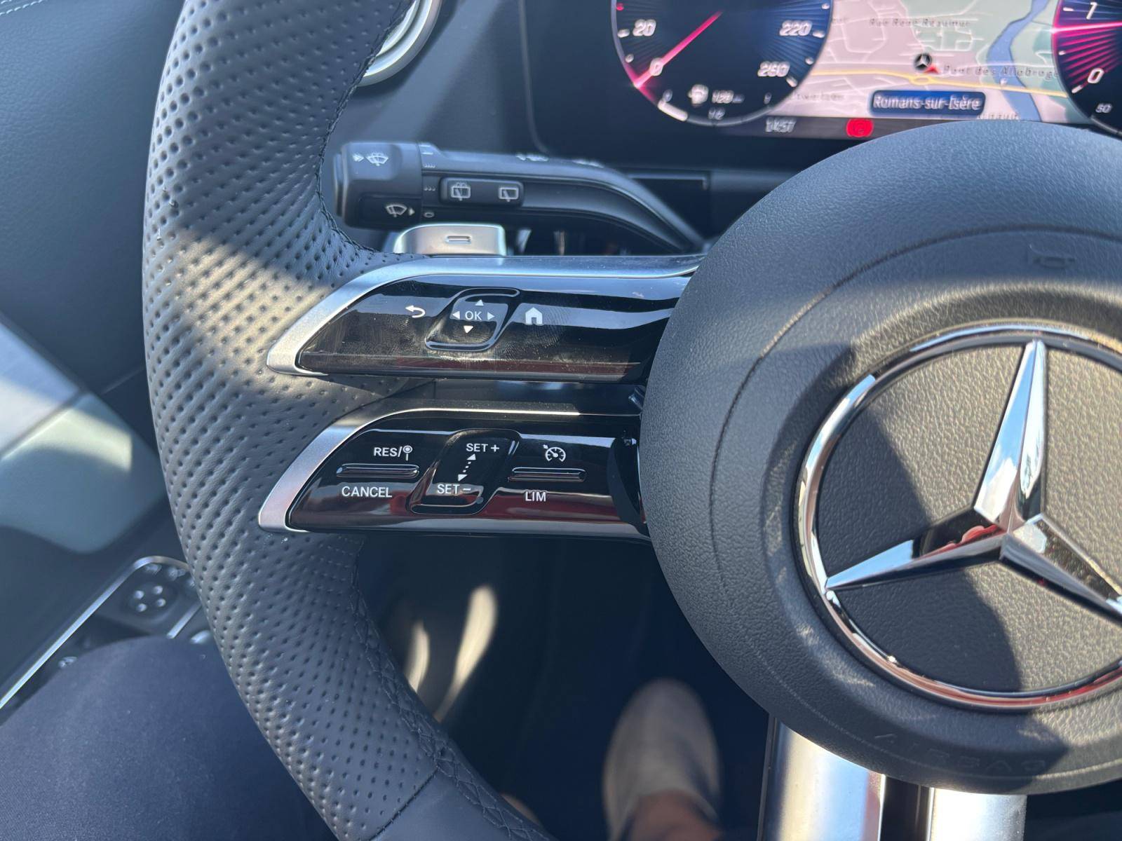 Image Mercedes-Benz GLA 200 d AMG Line  GLA 200 d AMG Line