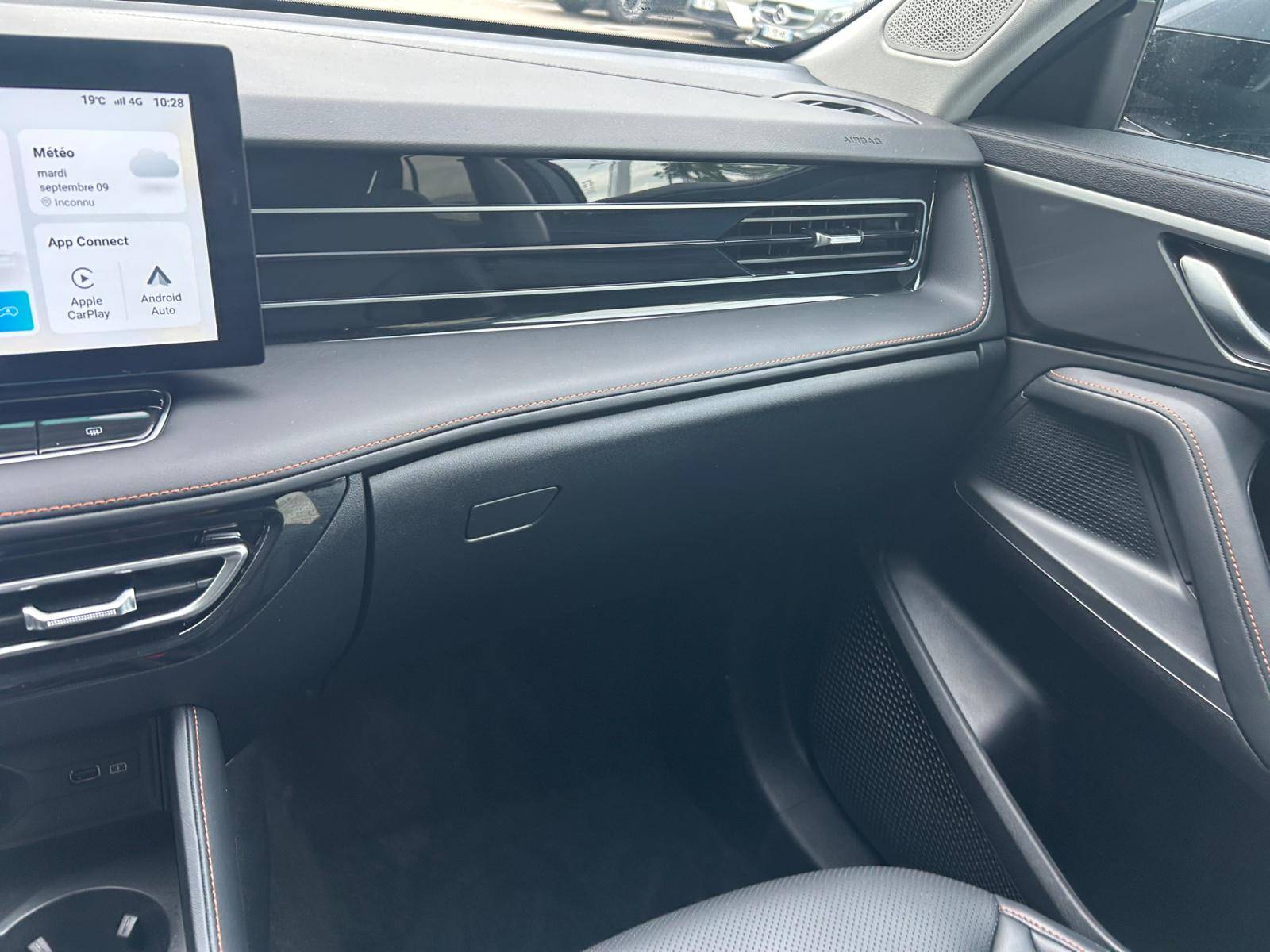 Image MG EHS Luxury 1,5 L Turbo 272 ch 