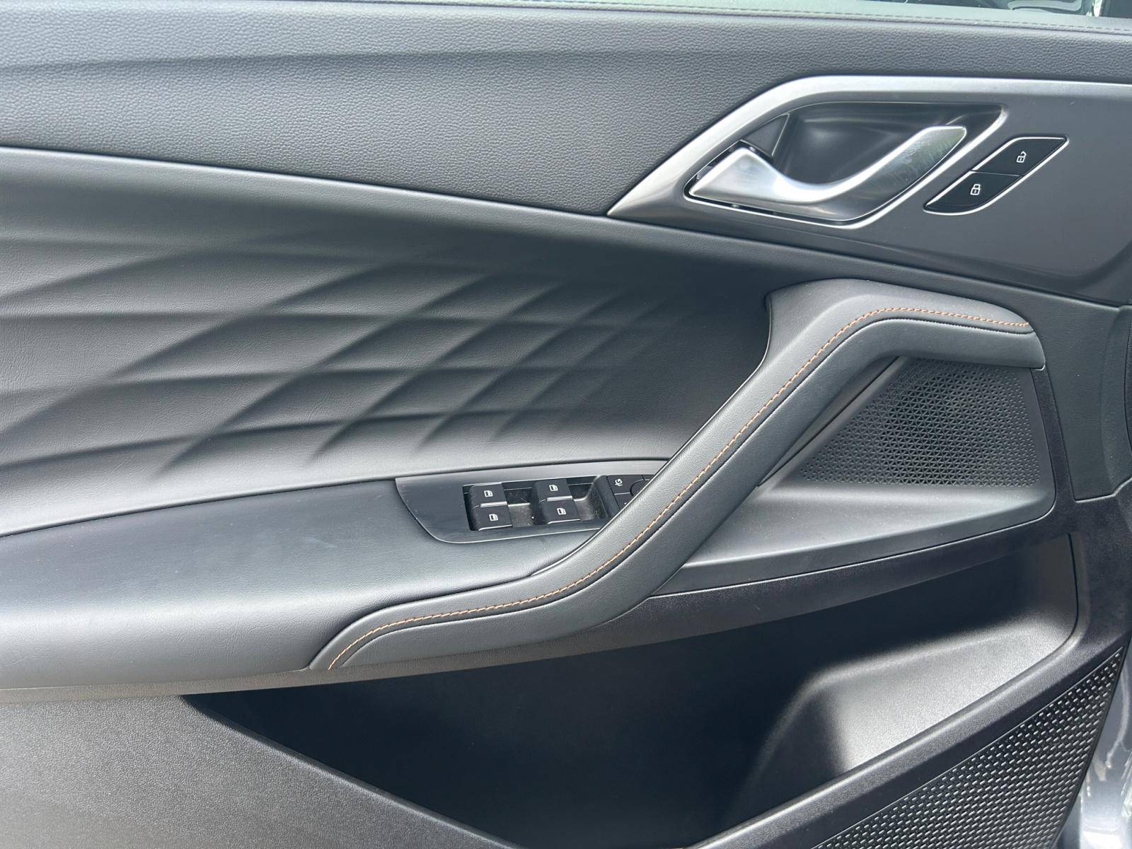 Image MG EHS Luxury 1,5 L Turbo 272 ch 