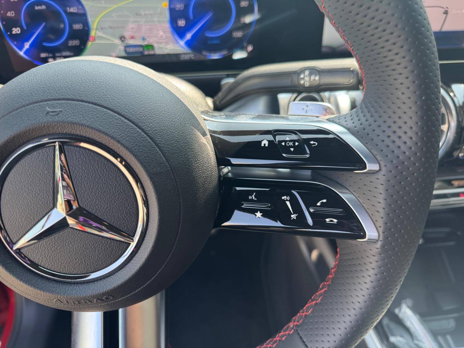 Image Mercedes-Benz EQB 350 4MATIC AMG Line  EQB 350 4MATIC AMG Line