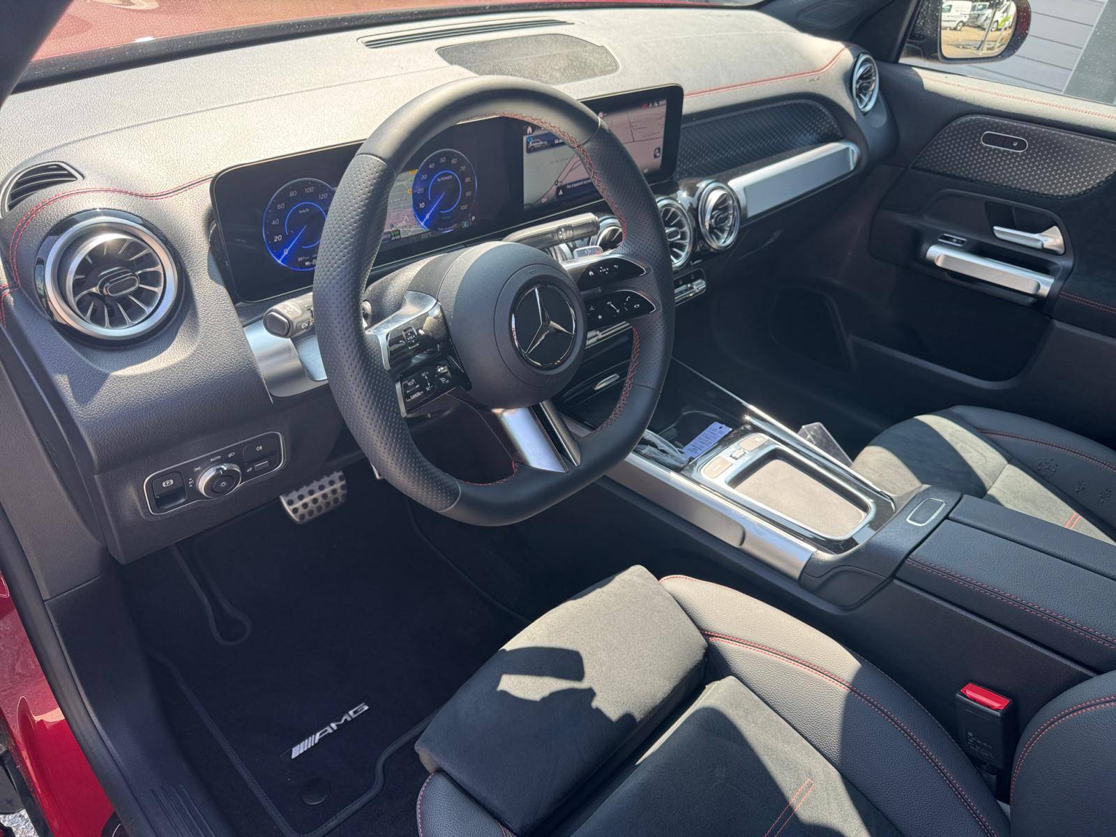 Image Mercedes-Benz EQB 350 4MATIC AMG Line  EQB 350 4MATIC AMG Line