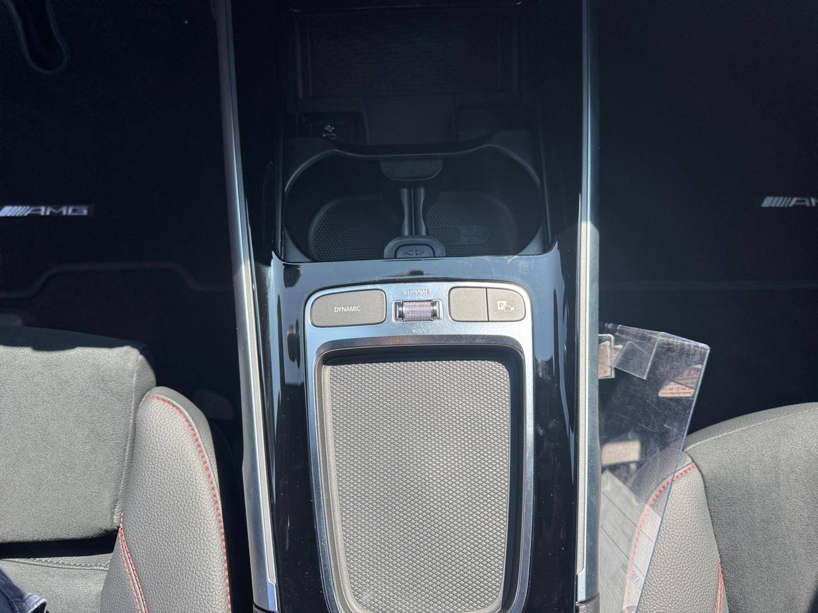 Image Mercedes-Benz EQB 350 4MATIC AMG Line  EQB 350 4MATIC AMG Line