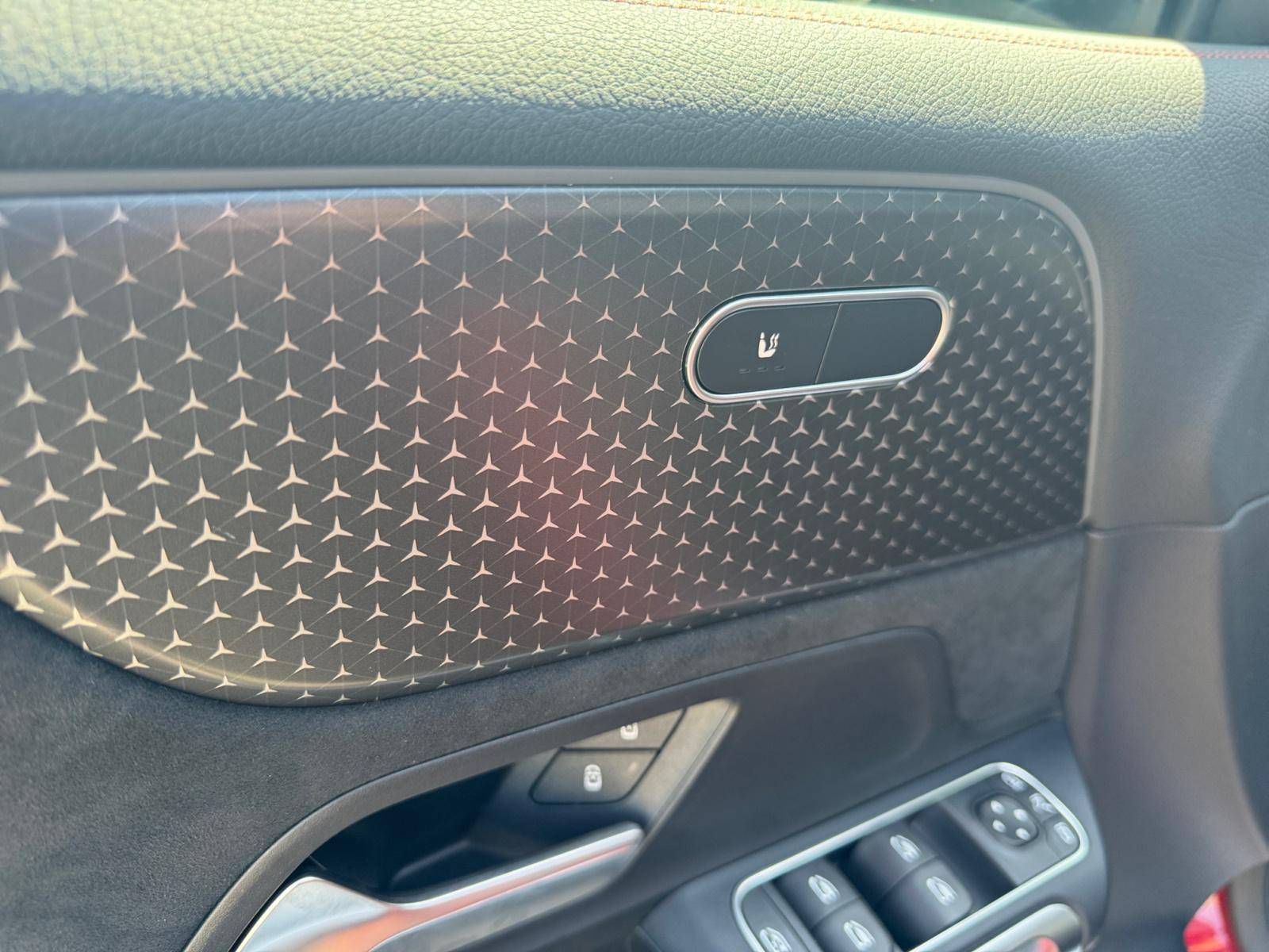 Image Mercedes-Benz EQB 350 4MATIC AMG Line  EQB 350 4MATIC AMG Line