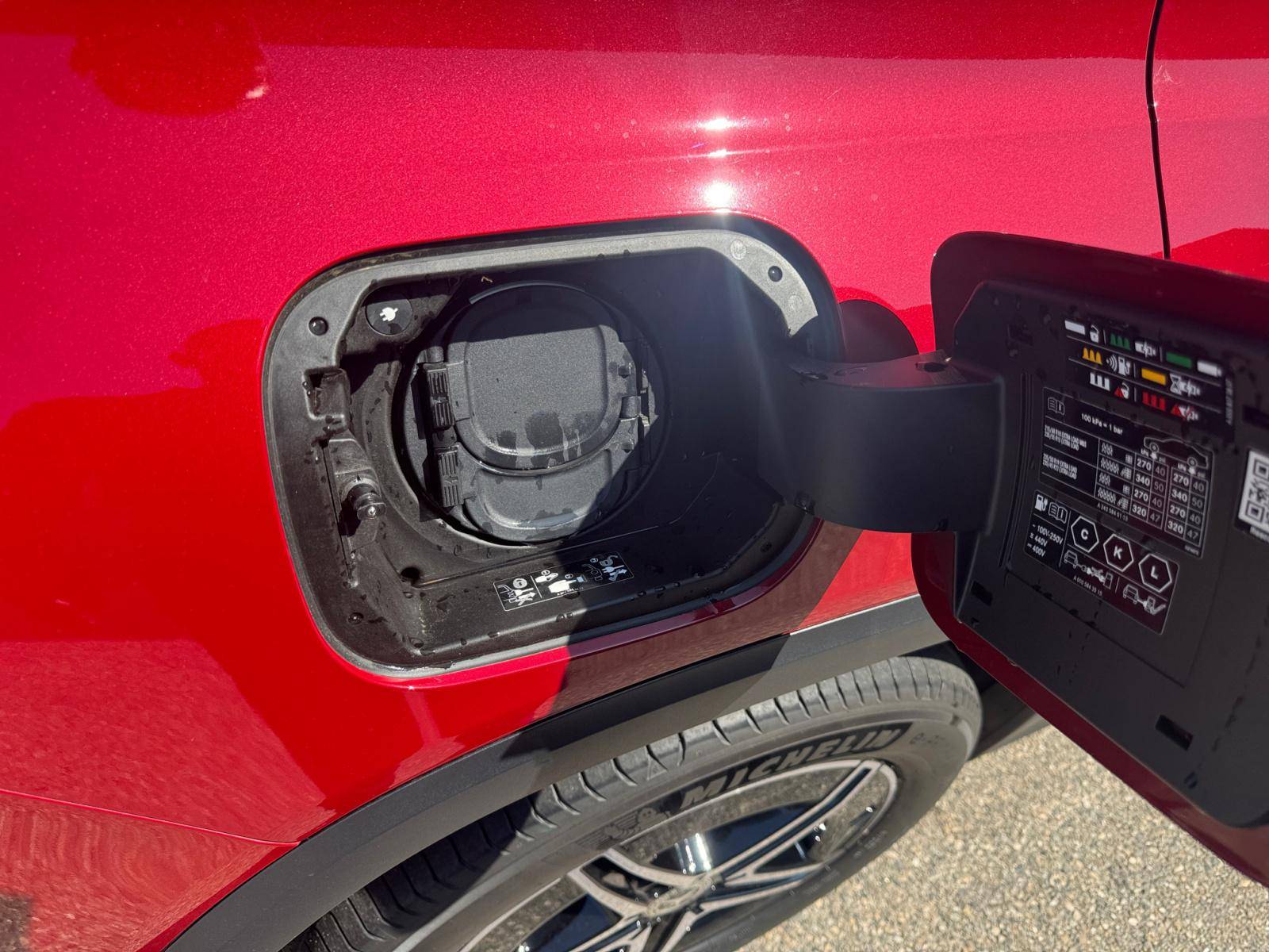 Image Mercedes-Benz EQB 350 4MATIC AMG Line  EQB 350 4MATIC AMG Line