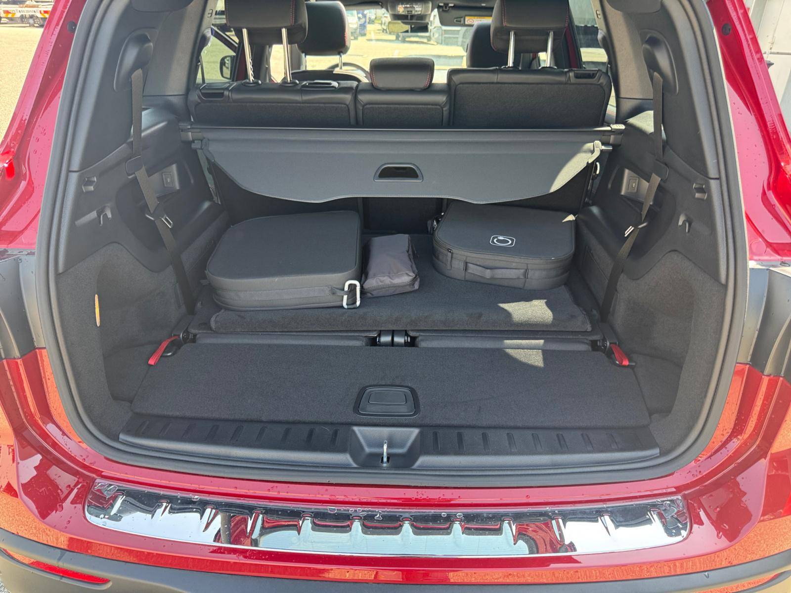 Image Mercedes-Benz EQB 350 4MATIC AMG Line  EQB 350 4MATIC AMG Line