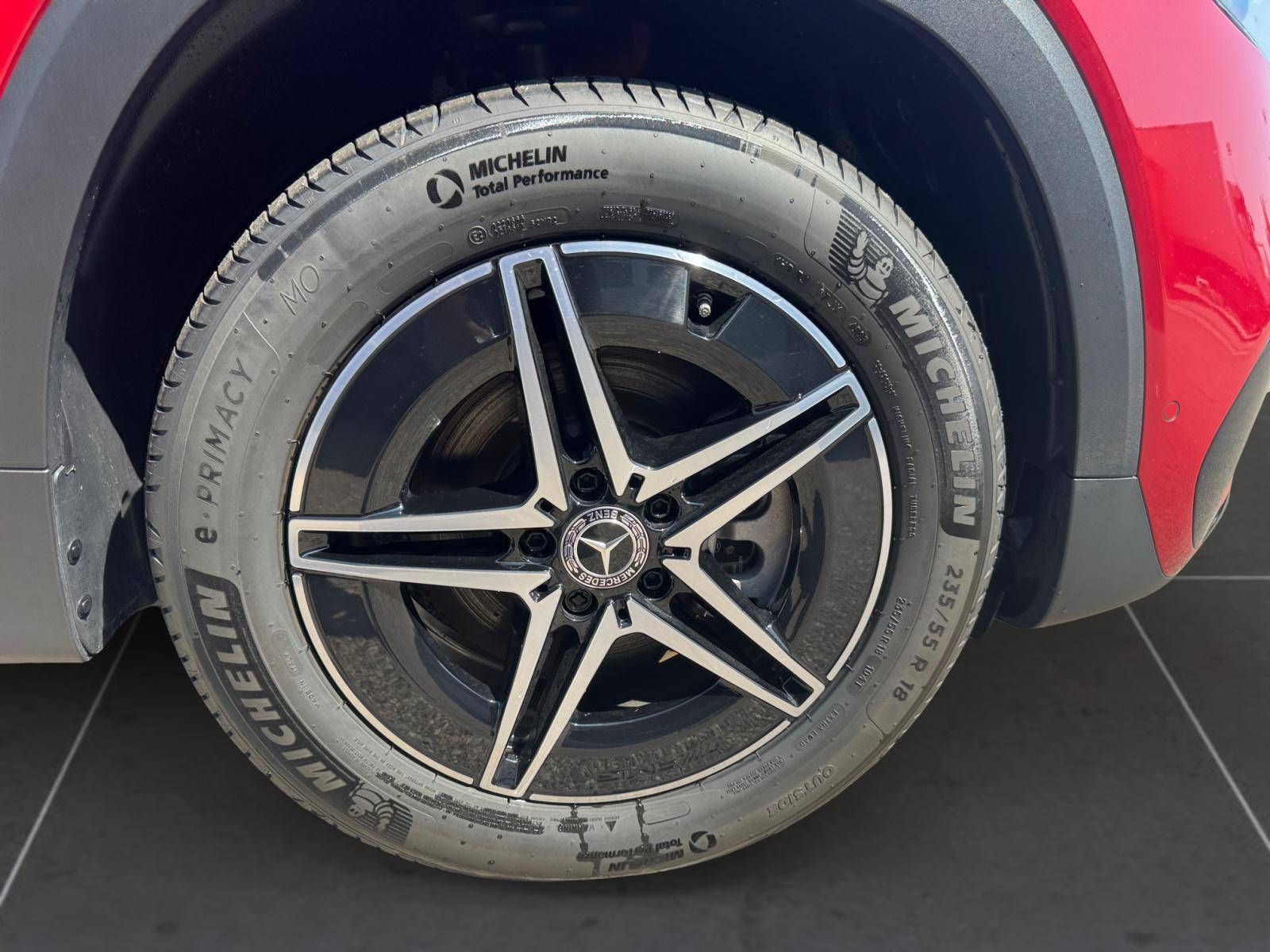 Image Mercedes-Benz EQB 350 4MATIC AMG Line  EQB 350 4MATIC AMG Line