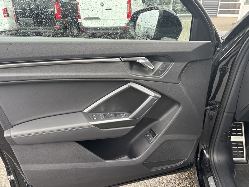 Image Audi Q3 45 TFSI e S line  1.4 245 ch S-tronic6