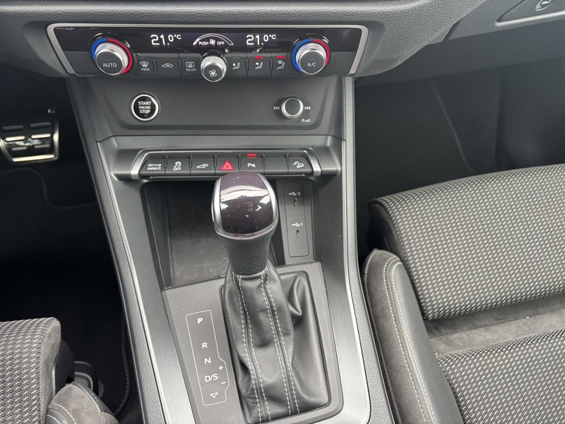 Image Audi Q3 45 TFSI e S line  1.4 245 ch S-tronic6