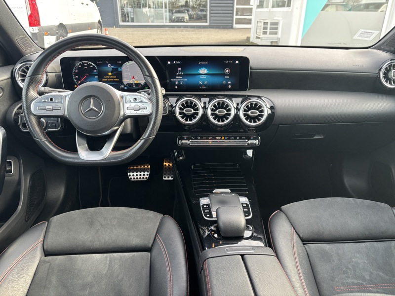 Image Mercedes-Benz CLASSE A 180 d Berline AMG Line  