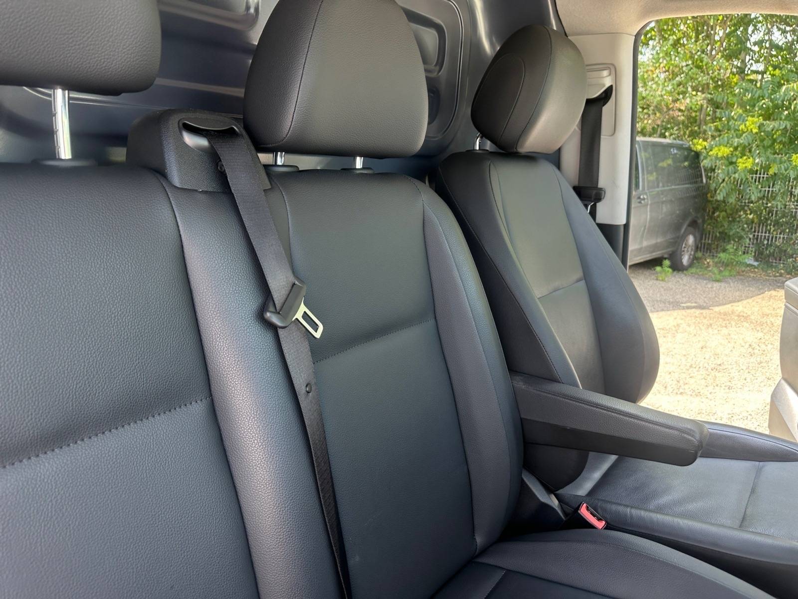 Image Mercedes-Benz VITO 119 CDI 4x4 Fourgon Long  VITO FGN 119 CDI LONG SELECT