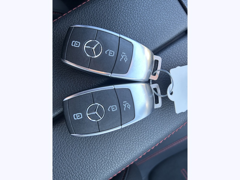 Image Mercedes-Benz EQA 350 4MATIC AMG Line  