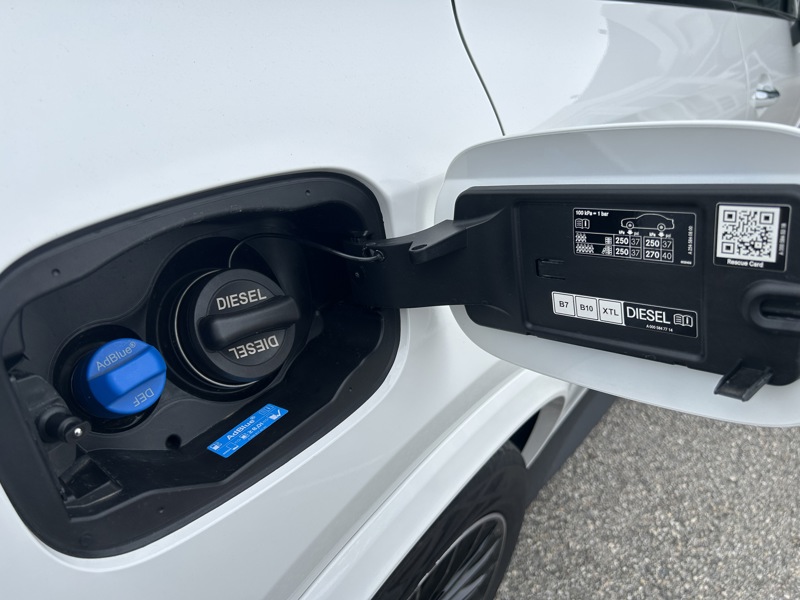 Image Mercedes-Benz GLC COUPÉ GLC 220 d 4MATIC Coupé AMG Line  GLC 220 d 4MATIC Coupé AMG Line