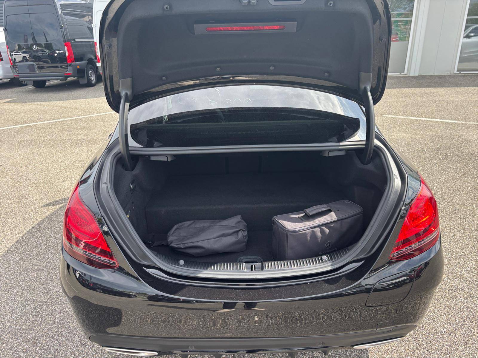 Image Mercedes-Benz CLASSE C BERLINE Classe C 300 e Berline AMG Line  Classe C 300 e Berline AMG Line