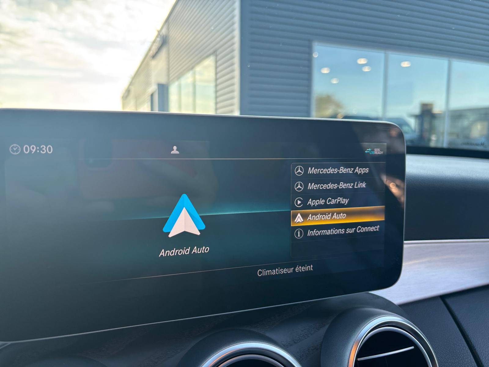 Image Mercedes-Benz CLASSE C BERLINE Classe C 300 e Berline AMG Line  Classe C 300 e Berline AMG Line