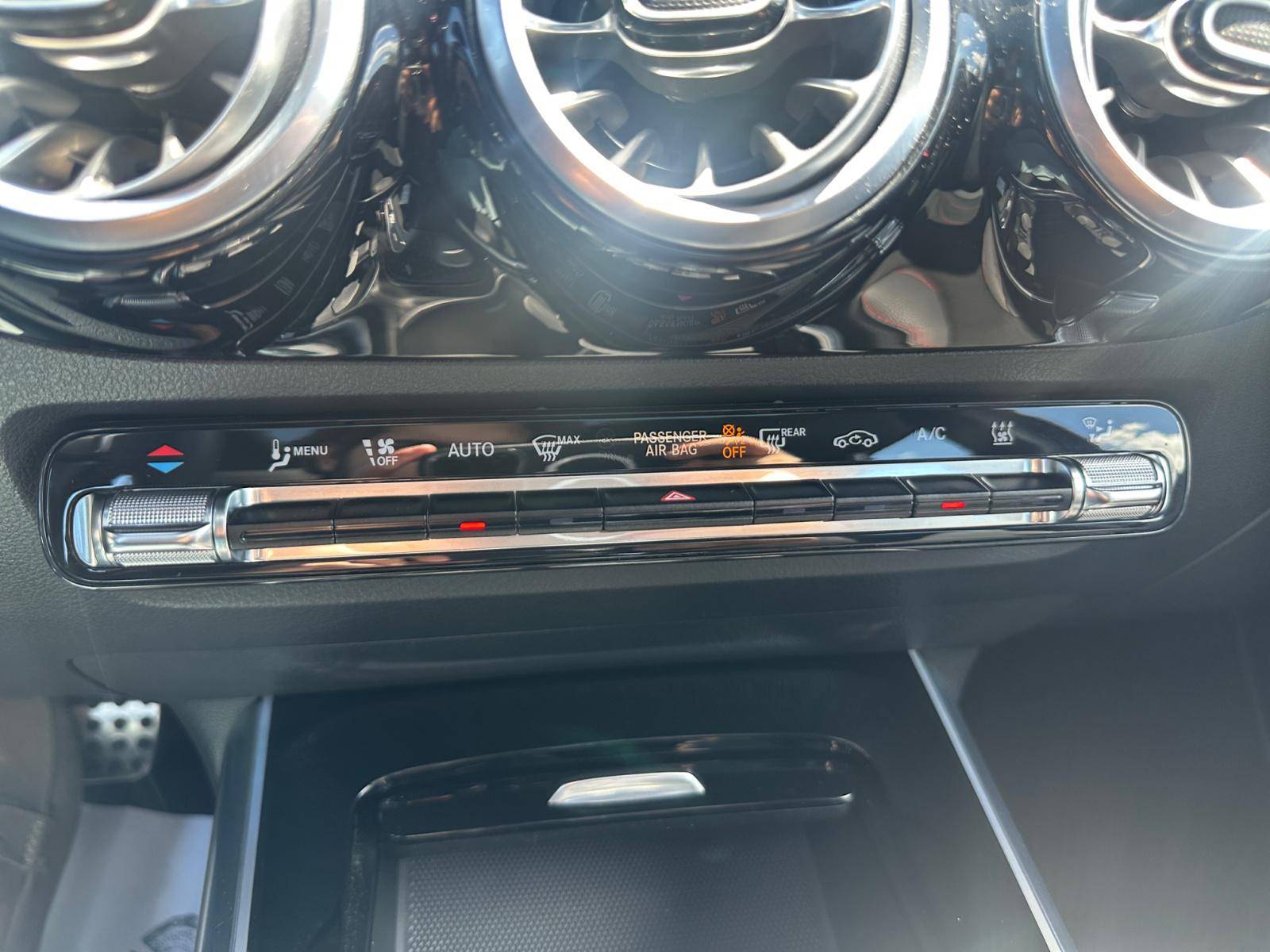 Image Mercedes-Benz EQA 250+ AMG Line  EQA 250+ AMG Line