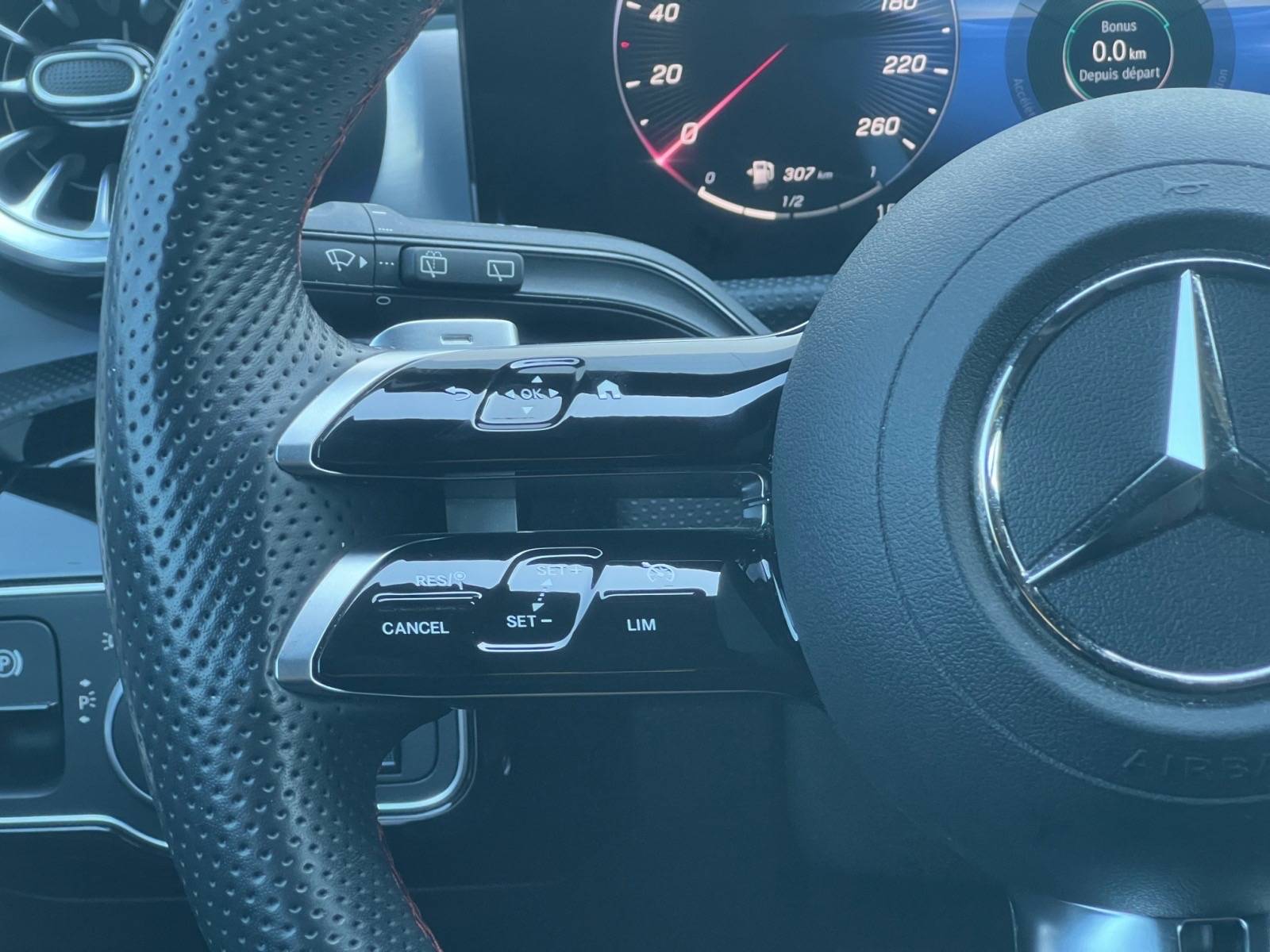 Image Mercedes-Benz CLA SHOOTING BRAKE CLA 200 d Shooting Brake AMG Line  CLA 200D AMG LINE