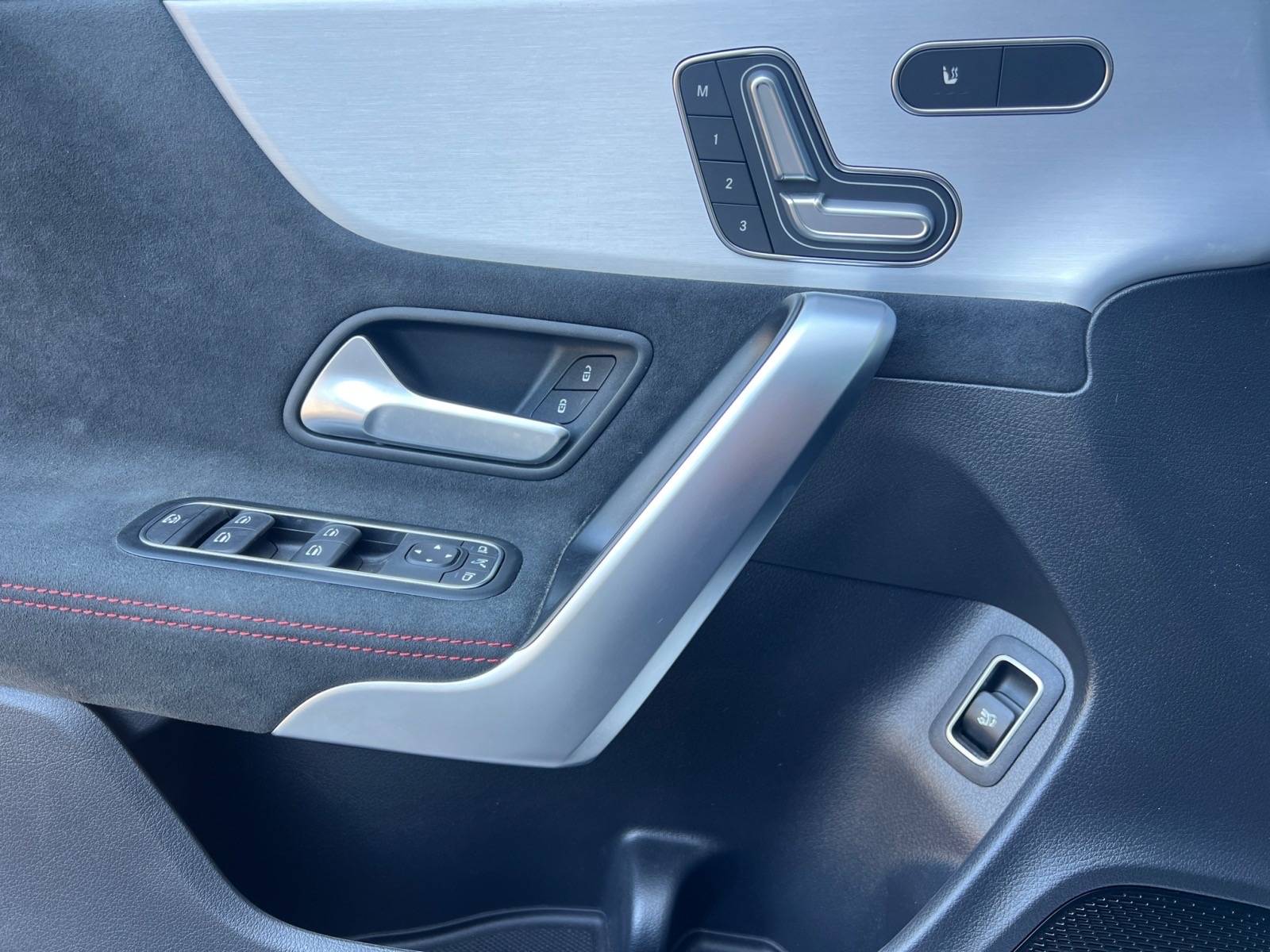 Image Mercedes-Benz CLA SHOOTING BRAKE CLA 200 d Shooting Brake AMG Line  CLA 200D AMG LINE