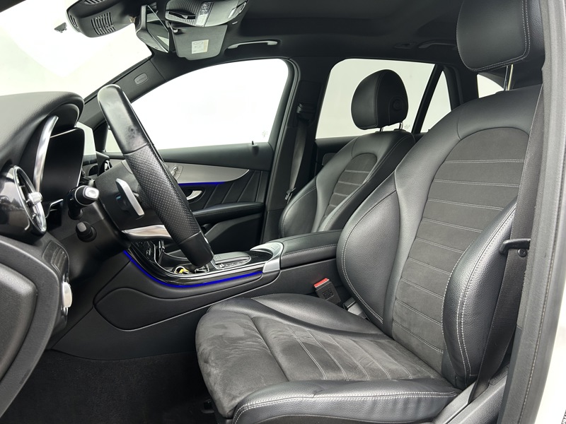 Image Mercedes-Benz GLC SUV GLC 220 d 4MATIC SUV AMG Line  GLC 220D 4MATIC SUV AMG LINE