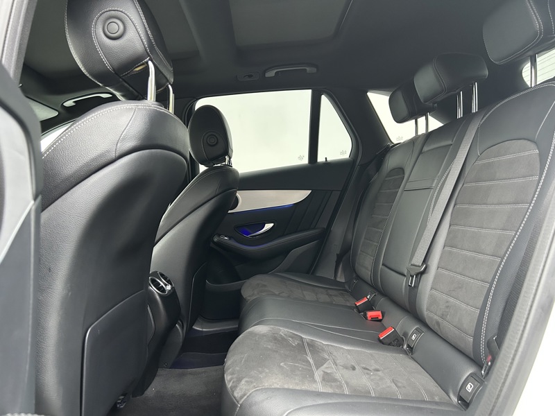 Image Mercedes-Benz GLC SUV GLC 220 d 4MATIC SUV AMG Line  GLC 220D 4MATIC SUV AMG LINE