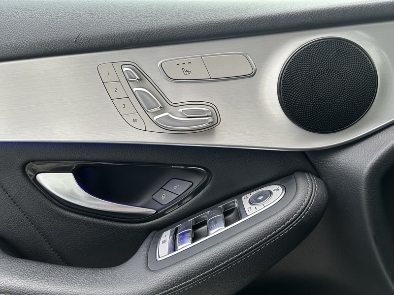 Image Mercedes-Benz GLC SUV GLC 220 d 4MATIC SUV AMG Line  GLC 220D 4MATIC SUV AMG LINE