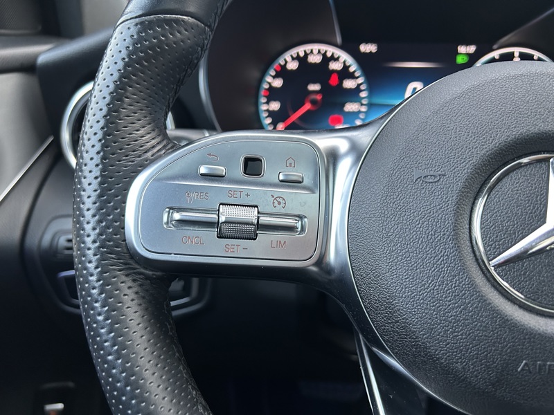 Image Mercedes-Benz GLC SUV GLC 220 d 4MATIC SUV AMG Line  GLC 220D 4MATIC SUV AMG LINE